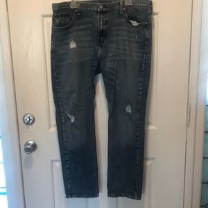 Mens Levi’s size 38x30 distressed